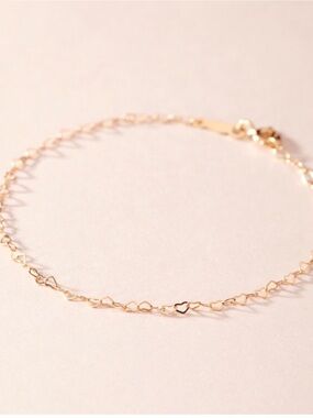 Dainty Gold Heart Link bracelet